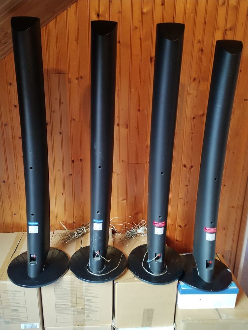 Lot de 4 enceintes LG Audio et hifi