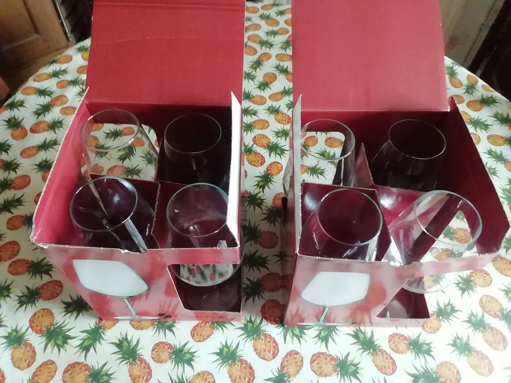 2 coffrets verres &agrave; vin neufs Cuisine
