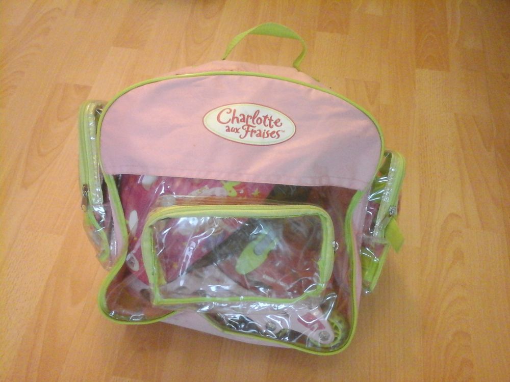 Roller en ligne de marque CHARLOTTE AUX FRAISES.
Sports