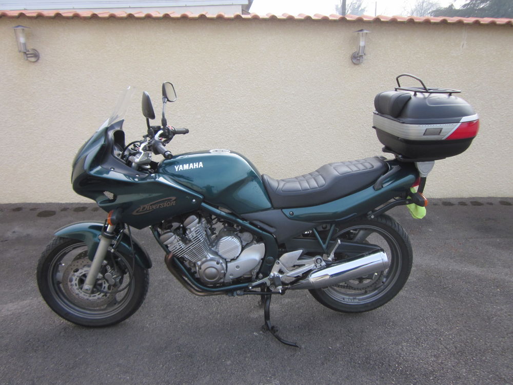 YAMAHA 2002 occasion 01960 P&eacute;ronnas