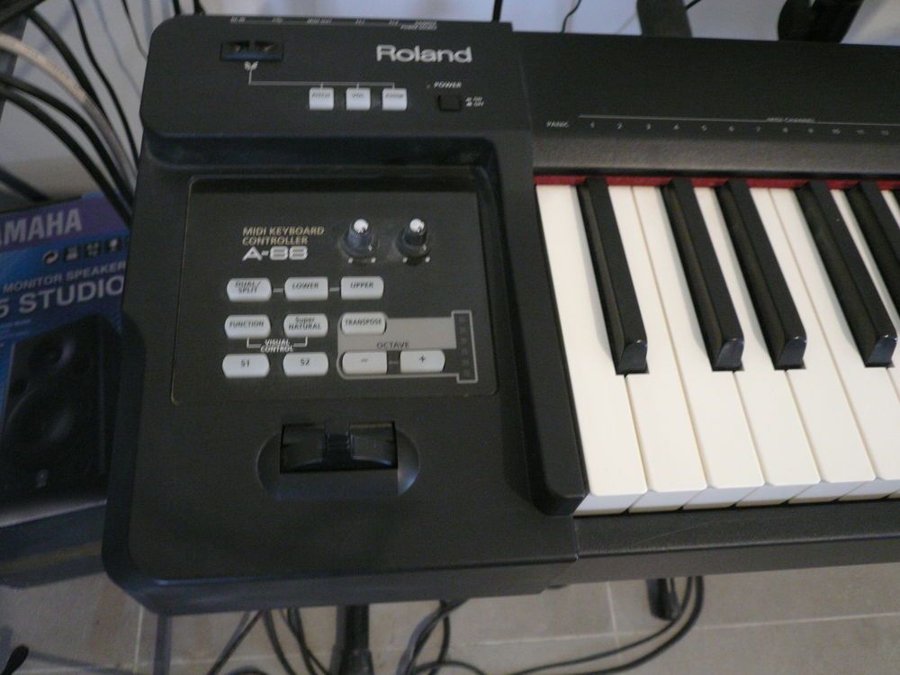 CLAVIER MAITRE ROLAND A88 Instruments de musique
