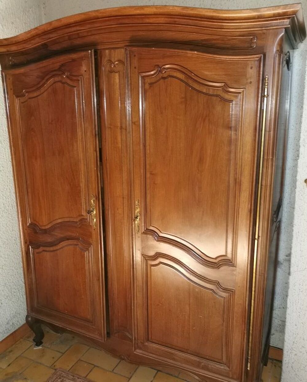 rande armoire bois style Louis XV Meubles