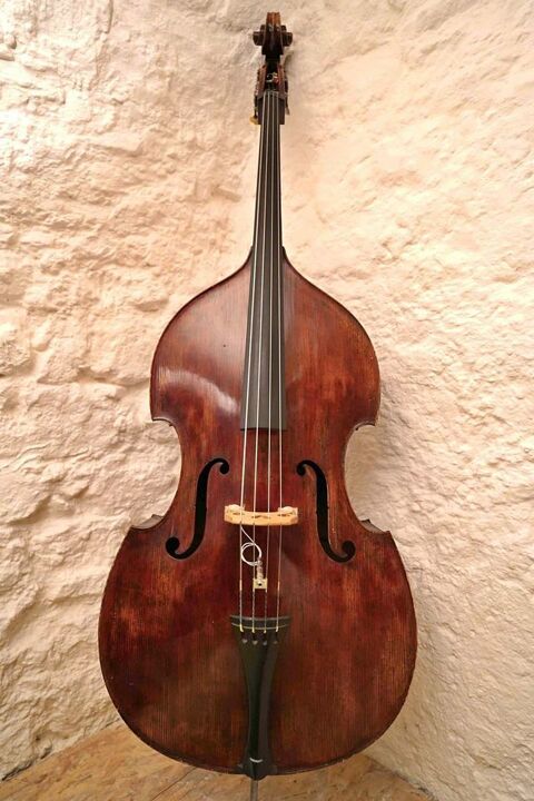 contrebasse ancienne  7000 La Roquebrussanne (83)