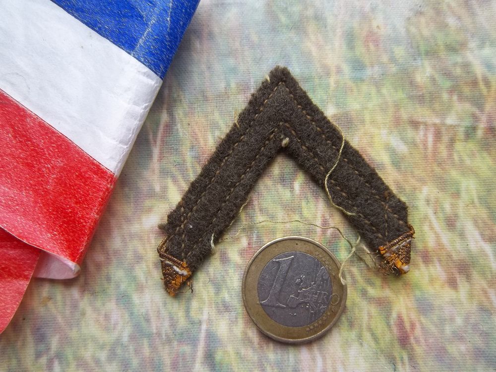 Galon militaire chevron dor&eacute; 1&eacute;re classe &eacute;poque Alg&eacute;rie Indo 