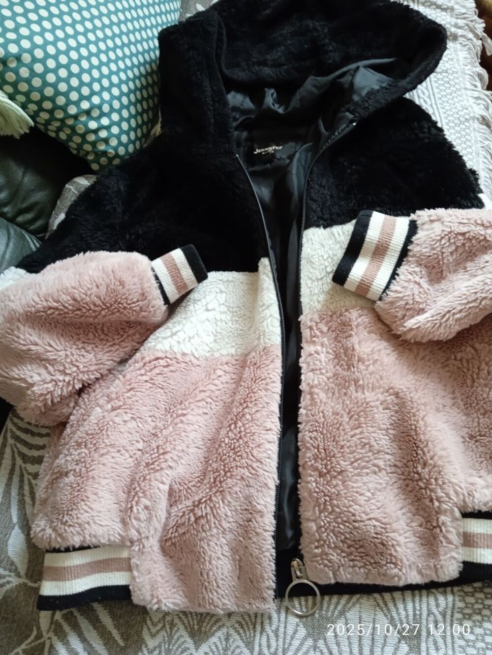 sweet capuche et veste doubl&eacute;e Vêtements