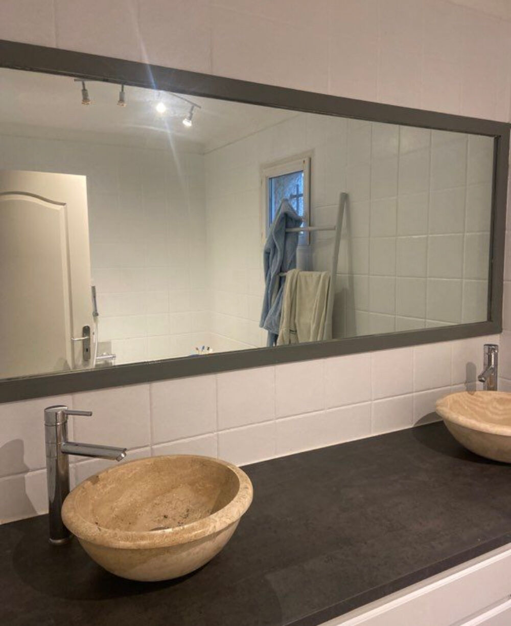 meuble salle de bain ,2 vasques , robinet et miroir Meubles