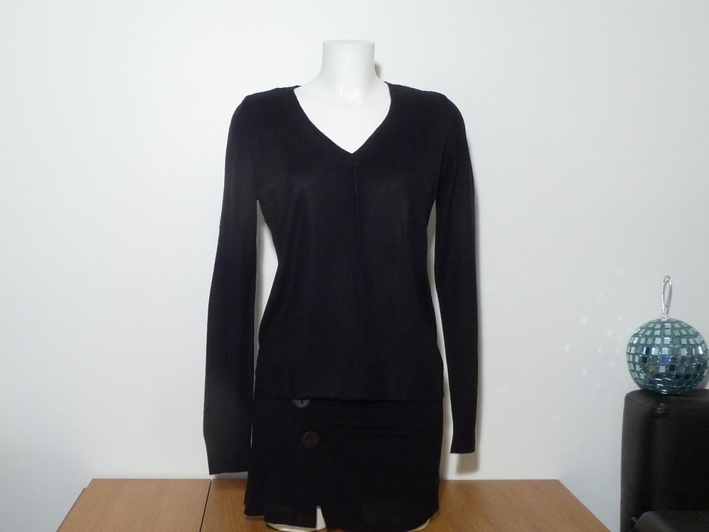 Pull L&eacute;ger Noir Manches Longues Encolure V- The Basics C&amp;A Vêtements