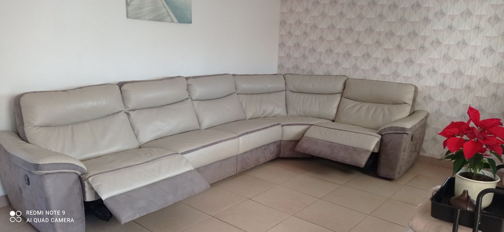 Salon d'angle en cuir modulable avec 2 relax, excellent &eacute;tat Meubles