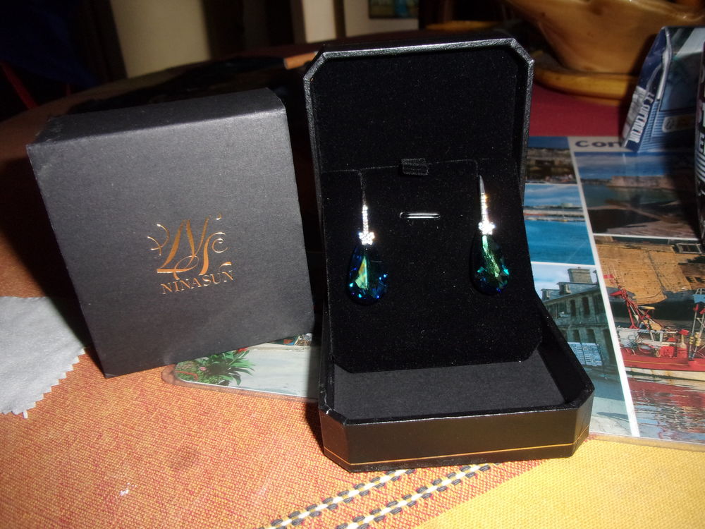 boucles d'oreilles Bijoux et montres