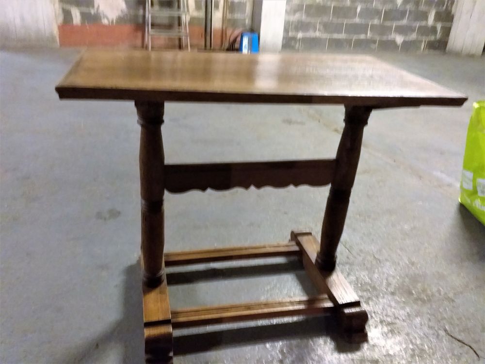 Petite table d'appoint ancienne ch&ecirc;ne Meubles