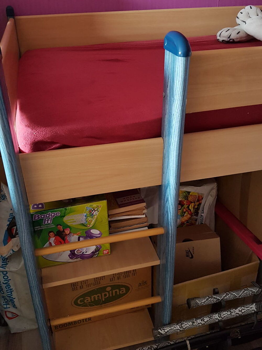 Lit pour enfant avec &eacute;chelle et &eacute;tag&egrave;res Meubles