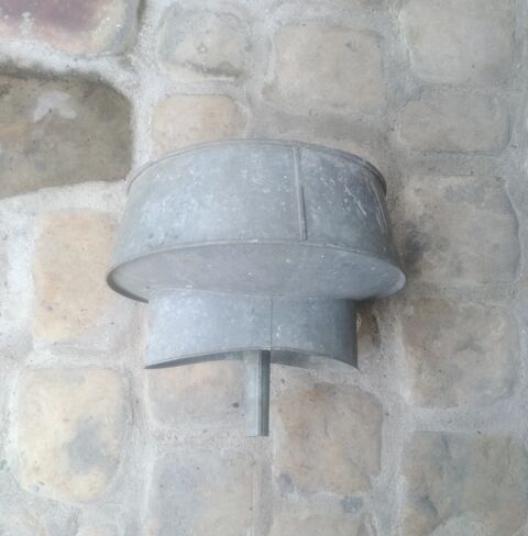 ANCIEN GRAND ENTONNOIR EN M�TAL AVEC ACCROCHE VINTAGE Lot B 69 Sergines (89)