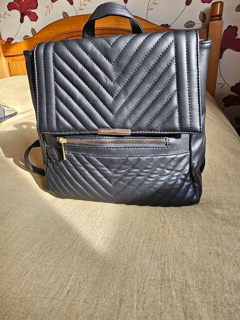 sac �  main �  dos Neuve 10 Morhange (57)