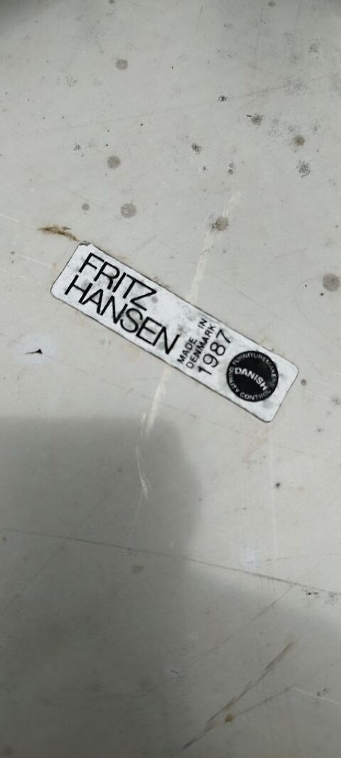 Table et  4 chaises DESIGN FRITZ HANSEN 1987 1900 Villepinte (93)