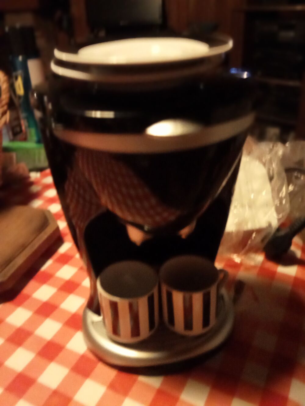 cafeti&egrave;re avec set de tasses Electroménager