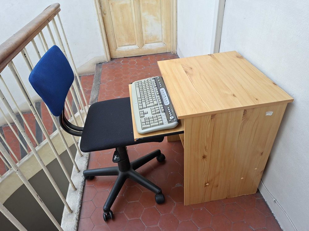 Ensemble bureau et chaisse Meubles