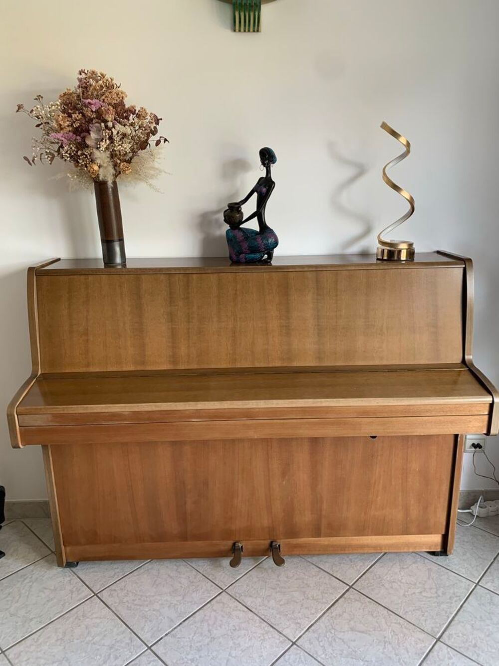 piano droit Will-Steinmann +le tabouret Instruments de musique
