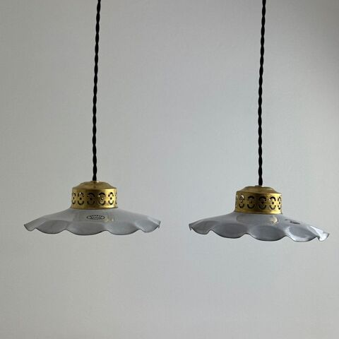 PAIRE D'ANCIENNES PETITES SUSPENSIONS EMAILLEES Montreuil (93)