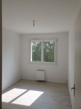  Appartement à louer 3 pièces 68 m²