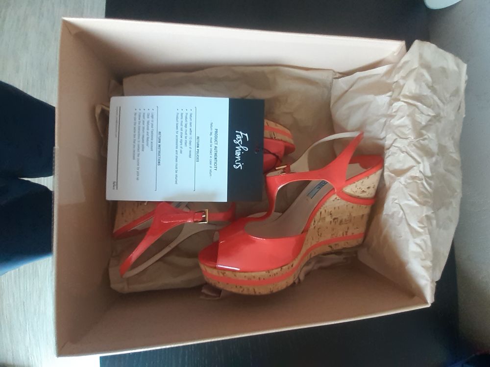 Chaussures Prada rouge pointure 36 Chaussures