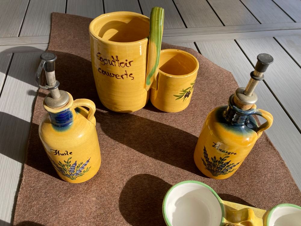 Ustensiles de cuisine, l'huilier, vinaigrier Cuisine