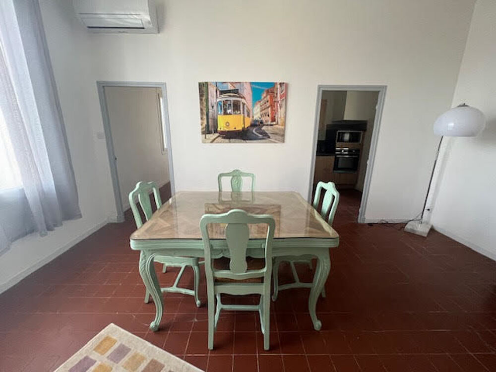 Location Appartement 3 pièces meublé rénové de 77 m² proche commodités Carpentras
