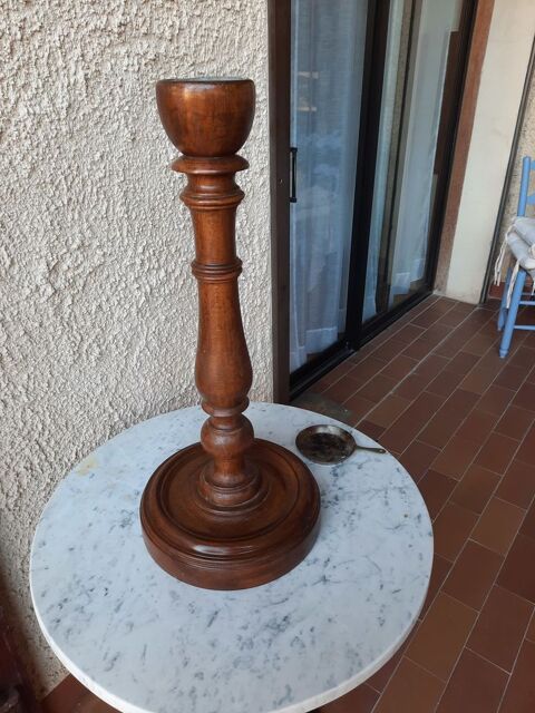 Cendrier sur pied tourn� ch�ne 10 La Rochette (73)