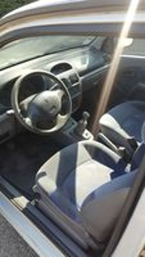 Clio II Clio 1.2i RTE 2000 occasion 69440 Mornant