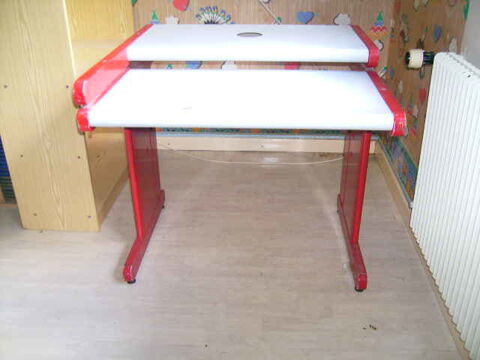 Bureau pour ordi en mtal rouge 40 Wolxheim (67)