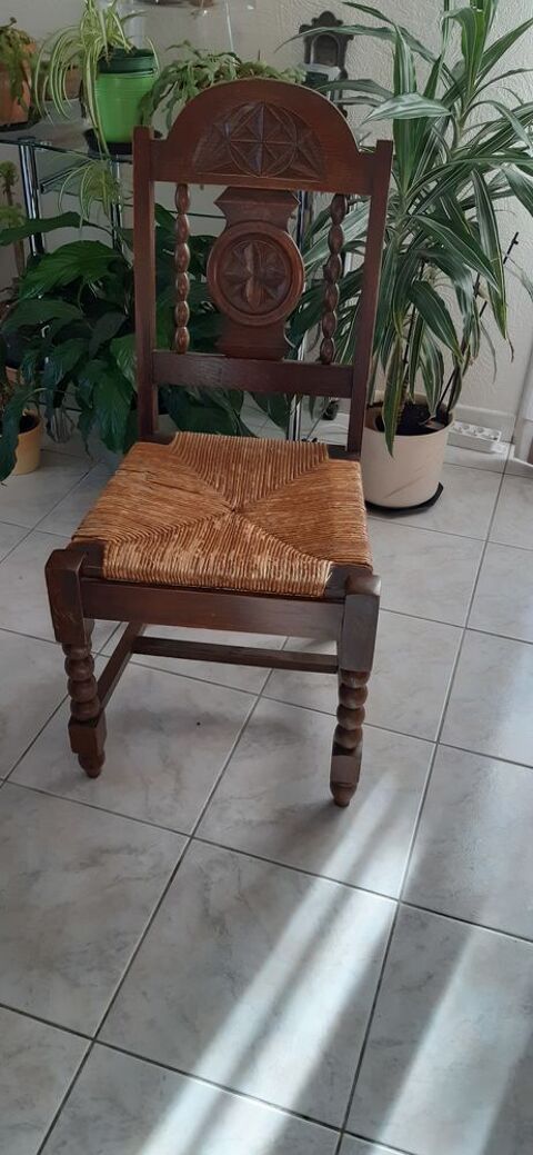6 chaises  en chêne     paillée 
0 La Boissière (34)