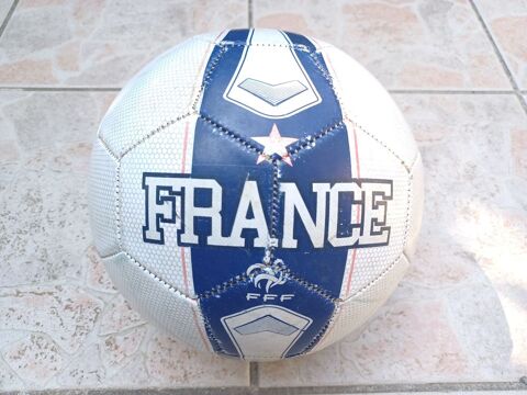 Ballon de foot FFF France 8 Montigny-Lencoup (77)