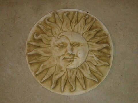 Beau soleil en pierre reconstitu�e 55 Herrlisheim (67)