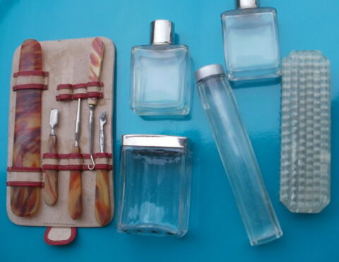  Ancien n�cessaire de toilette et de manucure 15 Montauban (82)