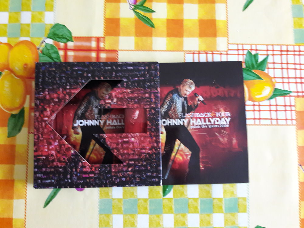 2 CD J. HALLYDAY FLASHBACK TOUR PALAIS des SPORTS 2006 N&deg; CD et vinyles