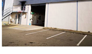  Parking / Garage à louer 300 m²