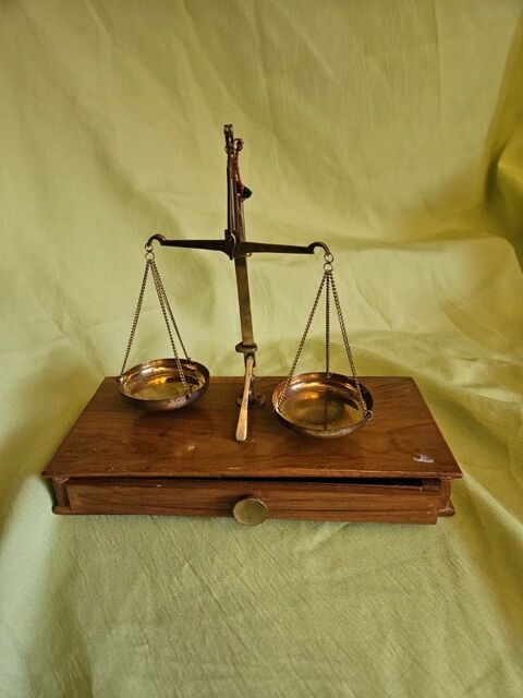 Petite balance de pr�cision, vintage pour peser m�taux pr�ci 80 Dourdan (91)