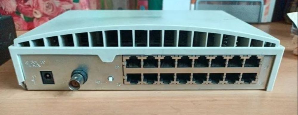 Routeur RJ45 16 PORTS Matériel informatique