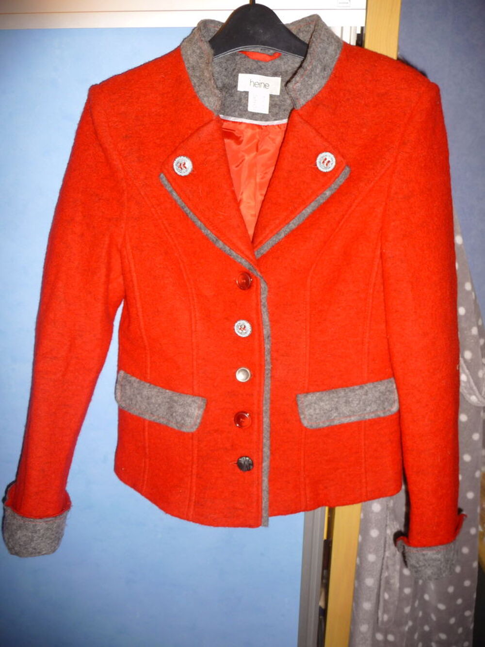 Veste courte, Heinrich Heine vendu par Helline Vêtements