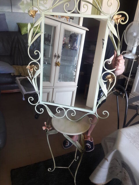 Miroir et console décor feuilles et fleurs en fer forgé 50 Vitry-sur-Seine (94)