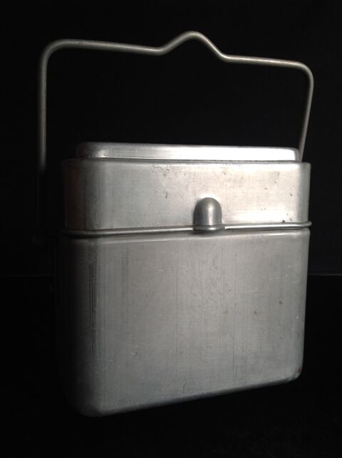 GAMELLE MOD�LE 39-45 EN ALUMINIUM BOURGEAT Envoi Possible
20 Tr�gunc (29)