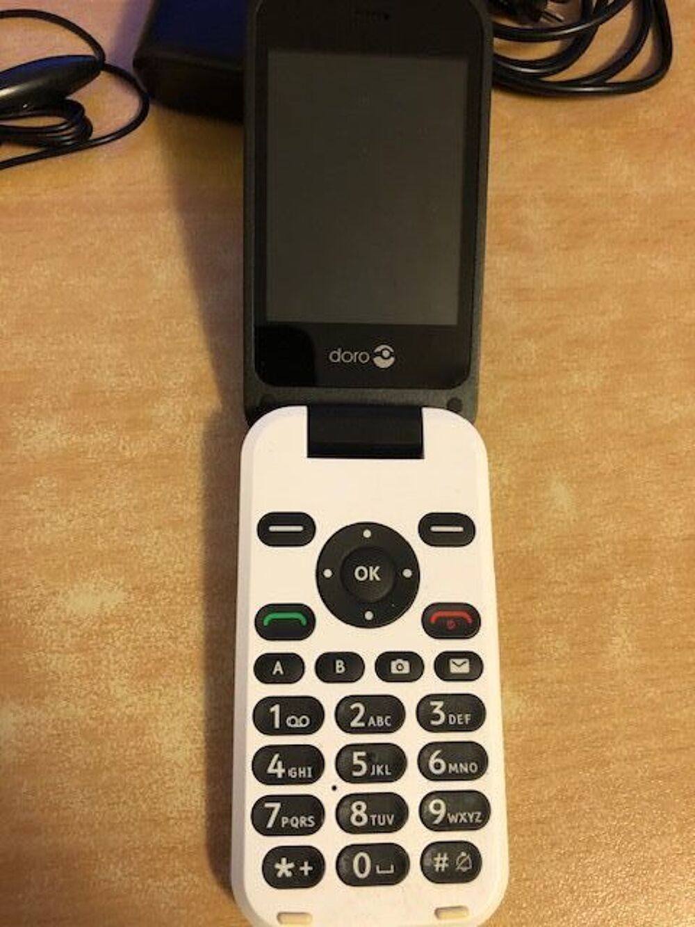 T&eacute;l&eacute;phone DORO 6620 avec accessoires Tlphones et tablettes