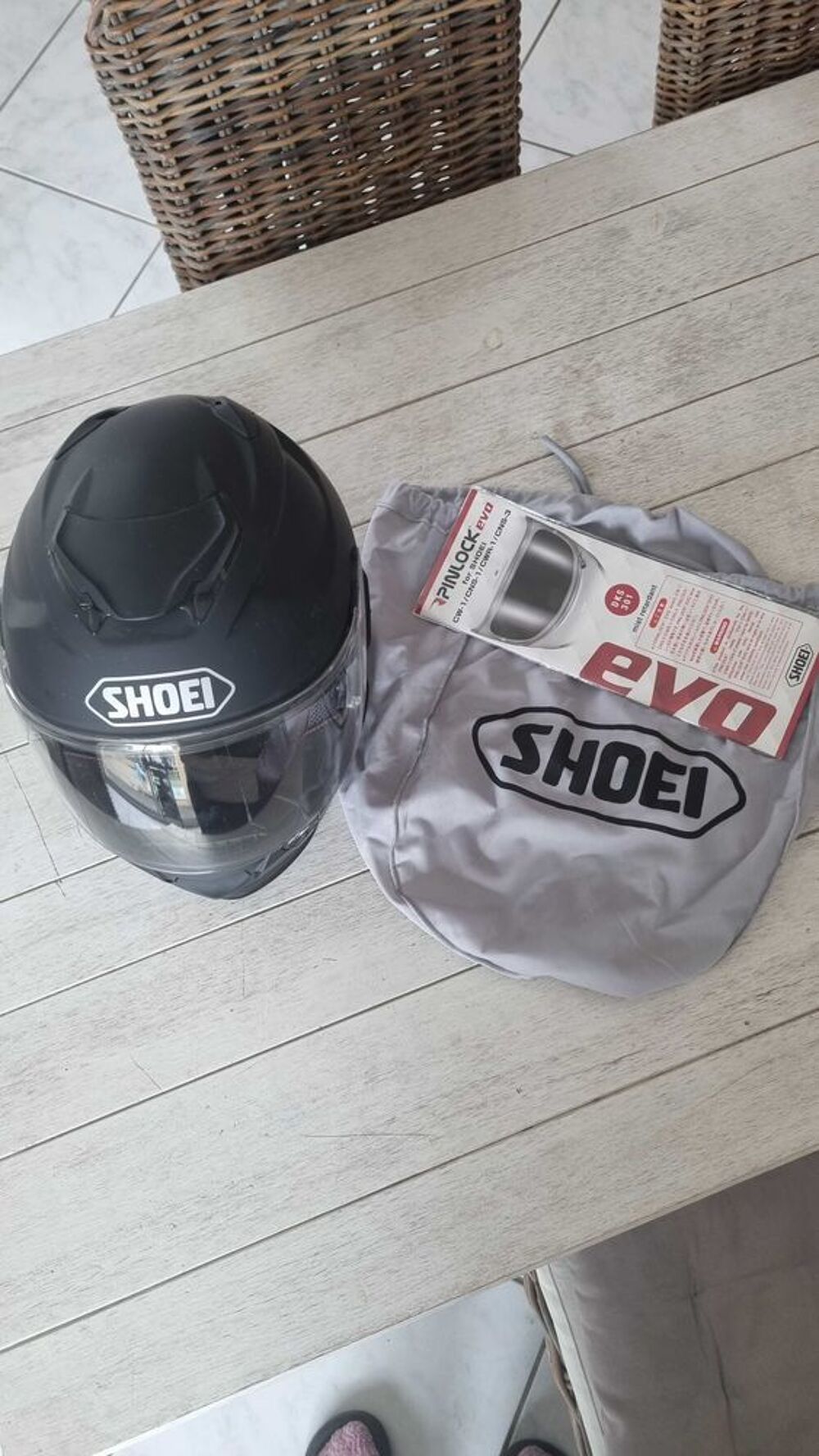 Un lot de tenue de moto femme Sports