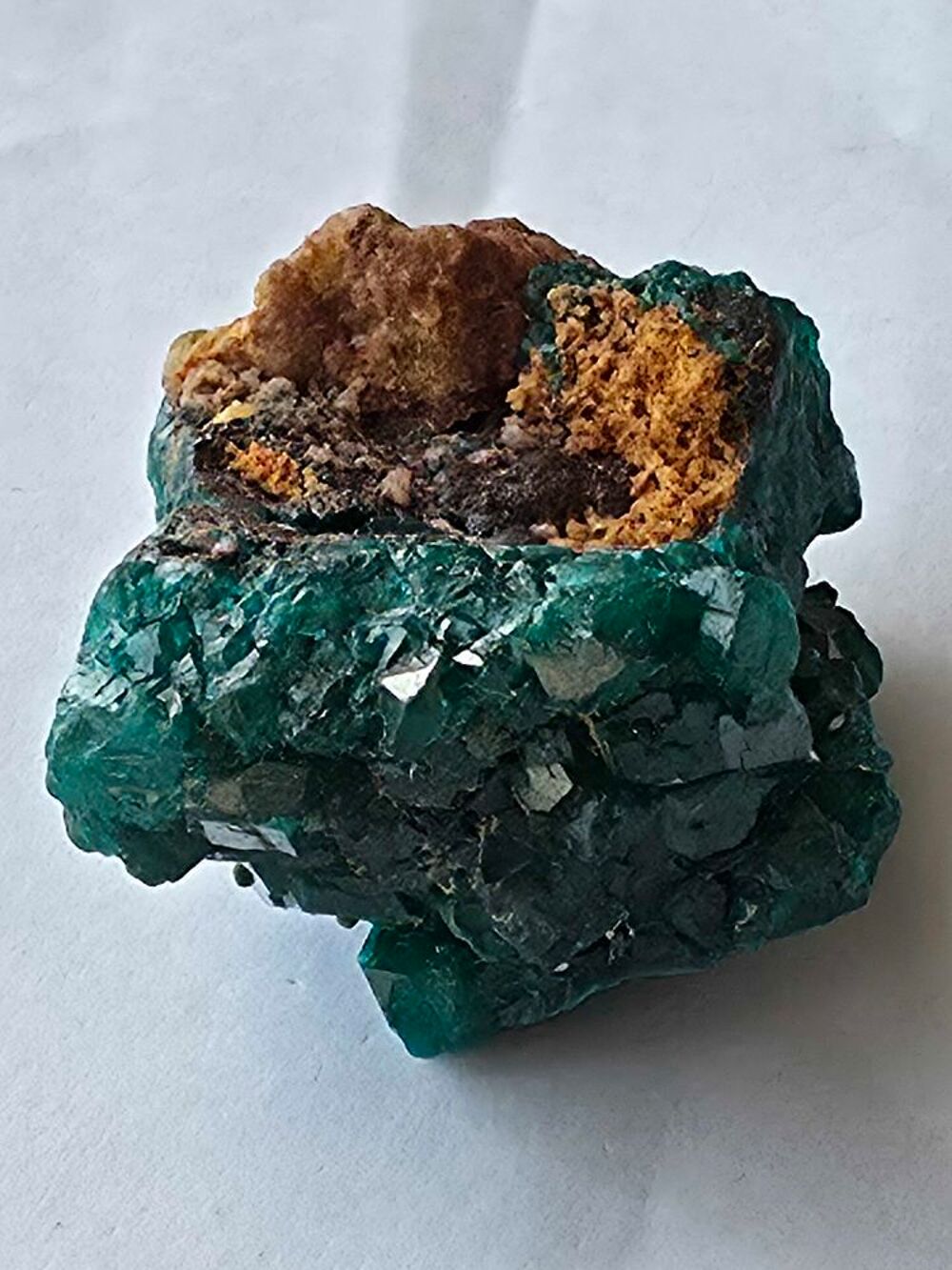 Min&eacute;ral d'exception : Dioptase brute sur sa roche matrice-RDC 