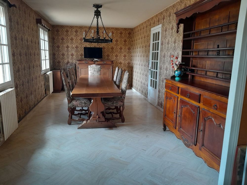 Vente Maison Maison 130 m² . 6 chambres . terrain 2 890 m² . dépendance Tosny