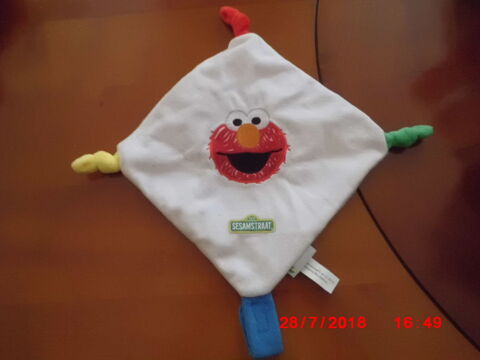 DOUDOU PLAT ELMO 19 Oignies (62)