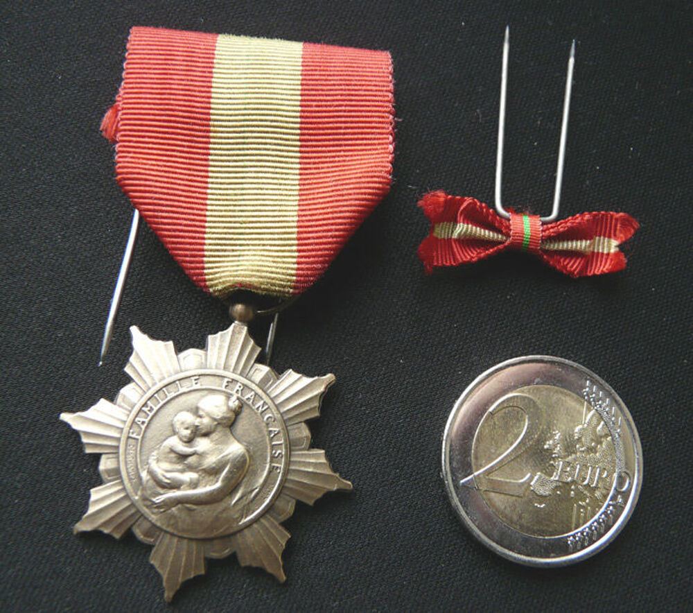 M&eacute;daille Civile Famille Fran&ccedil;aise, avec sa bo&icirc;te et &eacute;pingle 