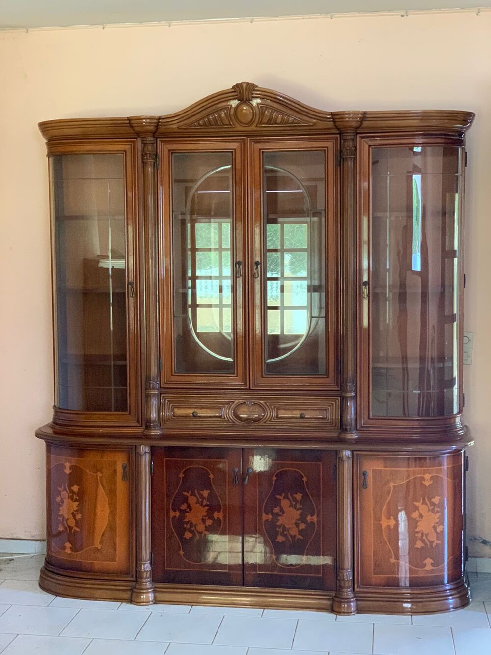 Magnifique buffet vaisselier vitrine &agrave; saisir Meubles