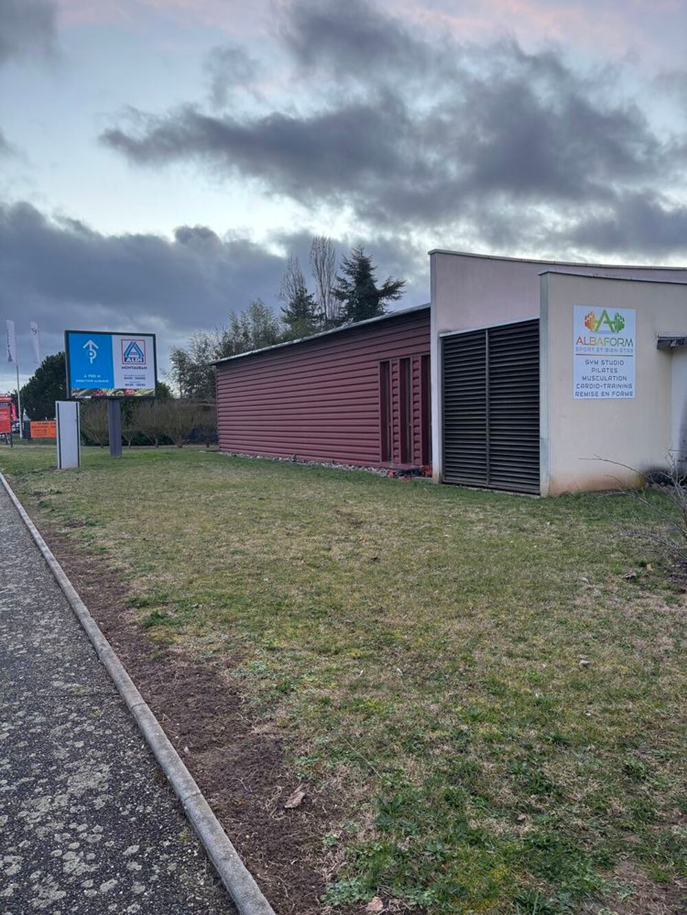 Location Autre LOCAL COMMERCIAL 400 m2 MONTAUBAN ALBASUD Montauban