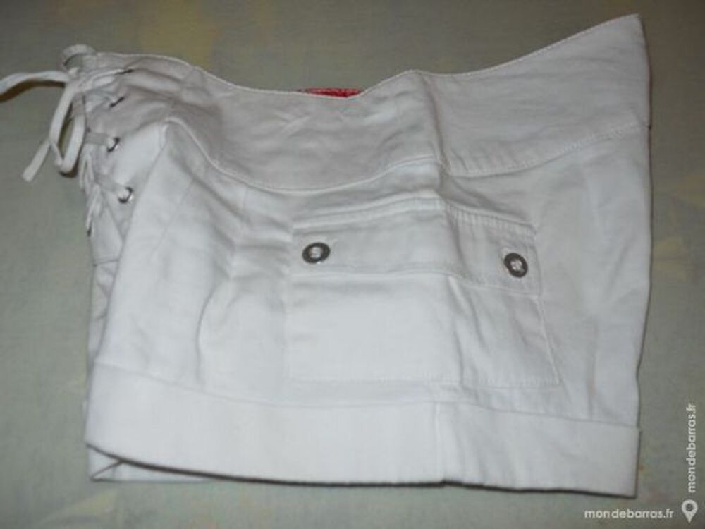 Short blanc femme taille 36, neuf Vêtements