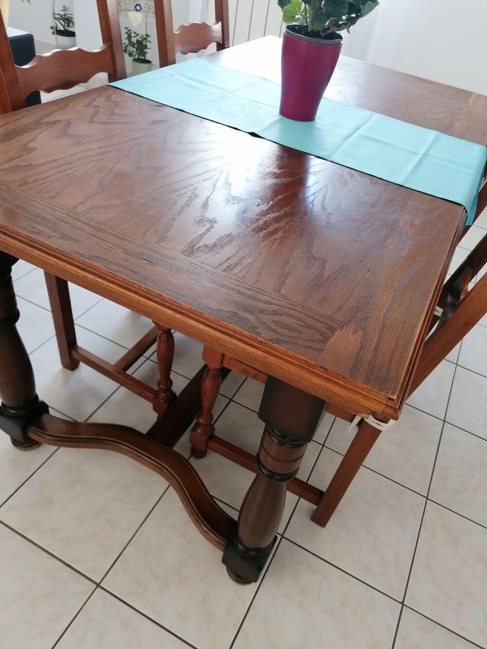 Table extensible et 4 chaises Meubles